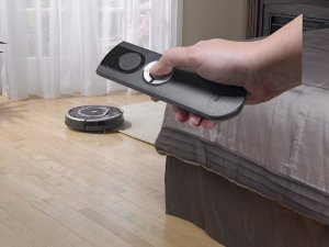 Remote control of the robotic vacuum cleaner Roomba 782