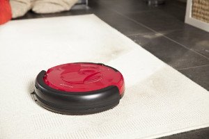 The Vileda Relax robotic vacuum cleaner at work Vileda Relax robotic vacuum 142861